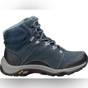 Ahnu by Teva Montara III Women’s Hiking Boots - Size 6.5